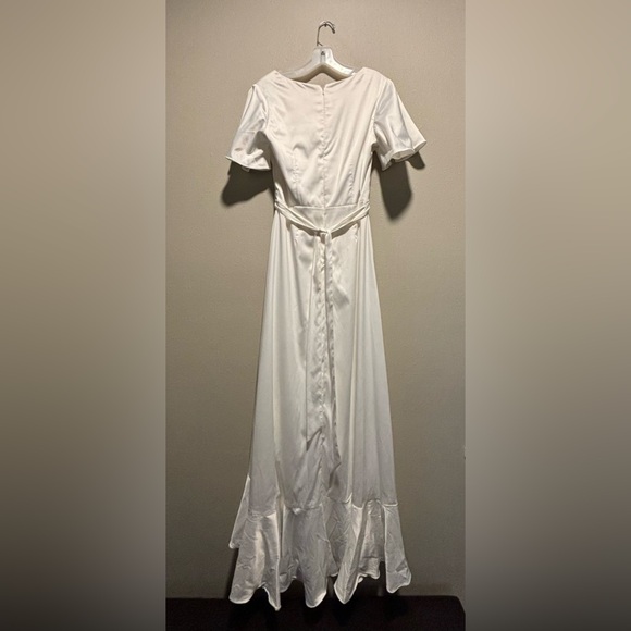 Db Studio Size 10 Wedding Dress Flutter Sleeve Satin Dress Ruffle Hem - Picture 3 of 11